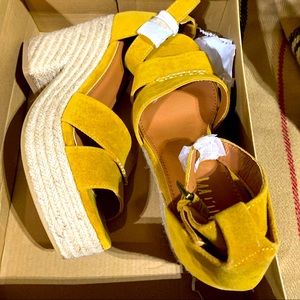 COPY - Suede espadrilles in mustard yellow. Size 6.5 sandals by Miracle Miles.